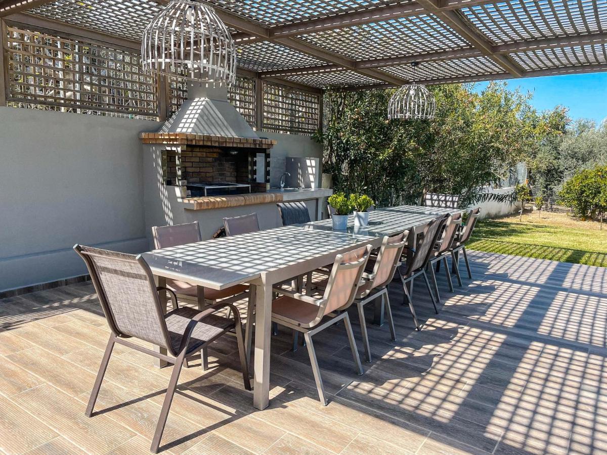 Villa Aelia I Modern & Ideal For Large Groups Galatás Exterior foto