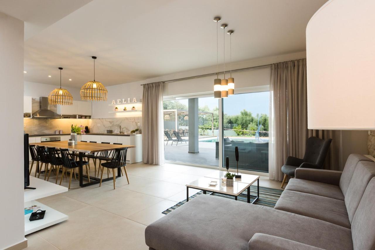 Villa Aelia I Modern & Ideal For Large Groups Galatás Exterior foto