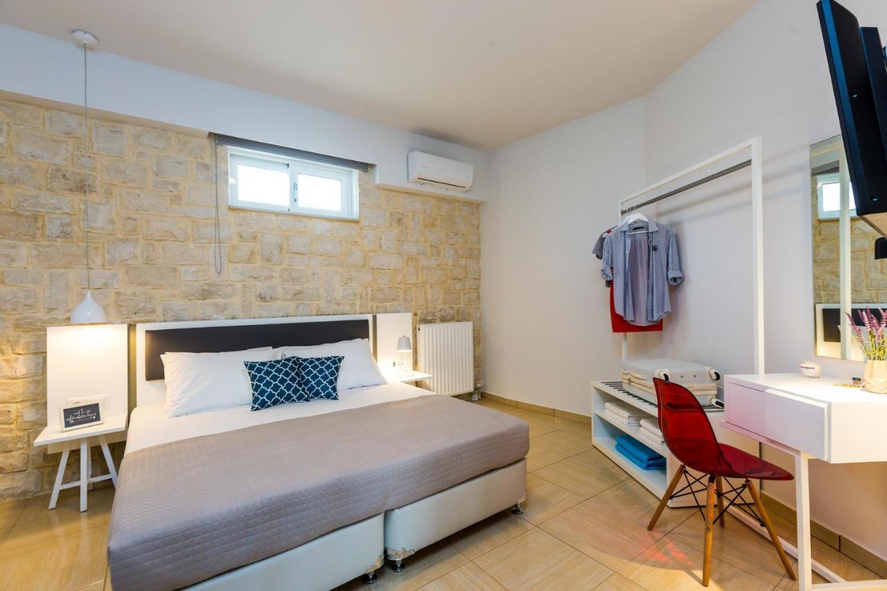 Villa Aelia I Modern & Ideal For Large Groups Galatás Exterior foto