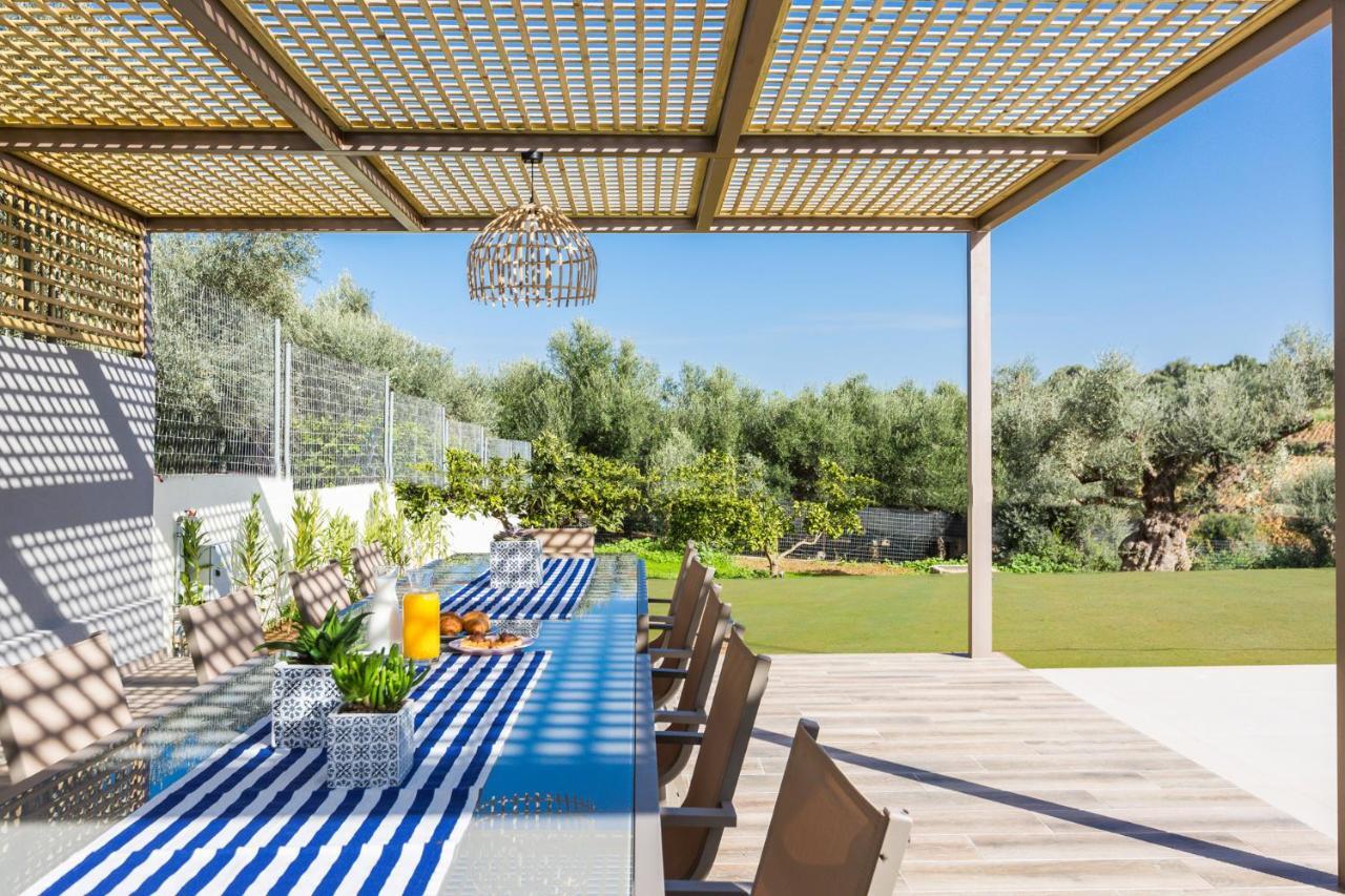 Villa Aelia I Modern & Ideal For Large Groups Galatás Exterior foto